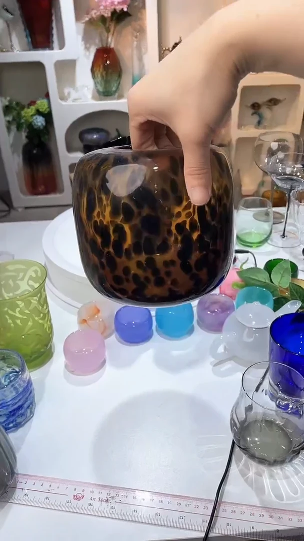 【闪购商品】琉璃高14口6豹纹琉璃罐