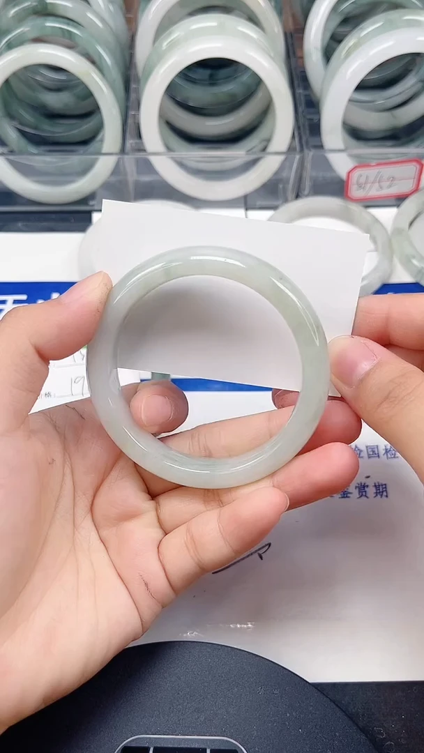 未镶嵌手镯石英质玉135-55/56