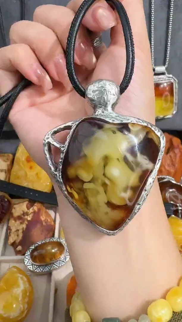 裸石琥珀未镶嵌瑶**及琥珀