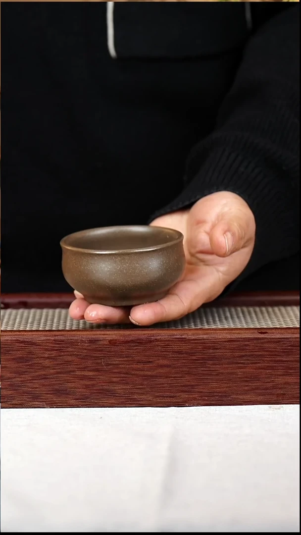 茶杯紫砂蟹壳青普洱杯100CC-063