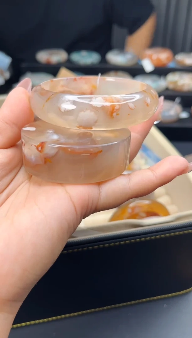 石英质玉手镯未镶嵌赠送镯心（圈口61