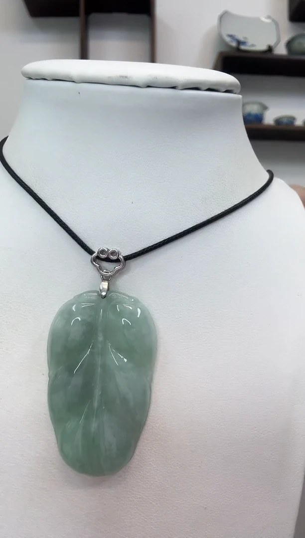 颈饰银S925镶嵌翡翠叶子