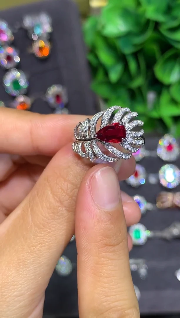 18K金镶嵌戒指红宝石1.03CT