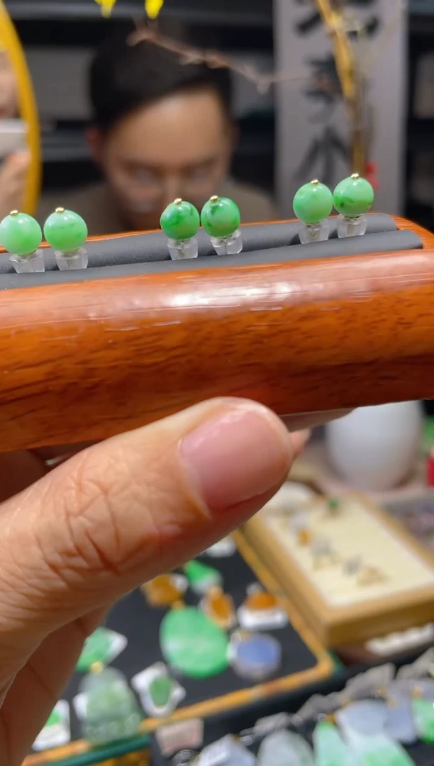 【闪购商品】翡翠颈饰18K金镶嵌多样性发货 发其一