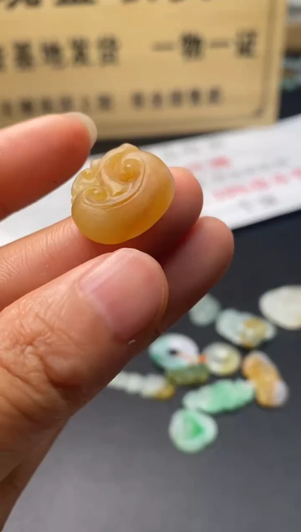 定制翡翠未镶嵌翡翠毛货发货发其一