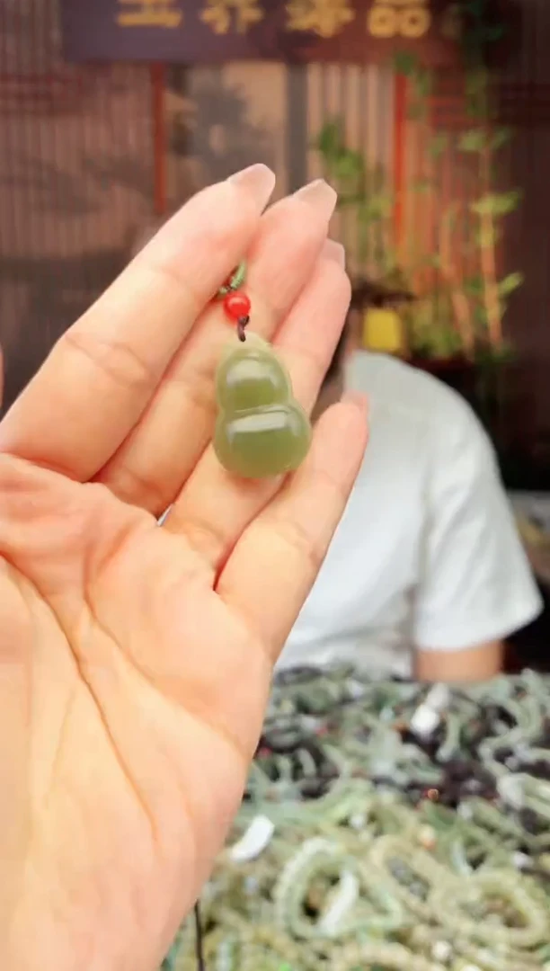 和田玉未镶嵌颈饰拍一发一