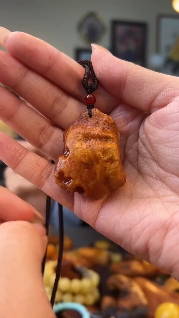 琥珀颈饰未镶嵌吊坠