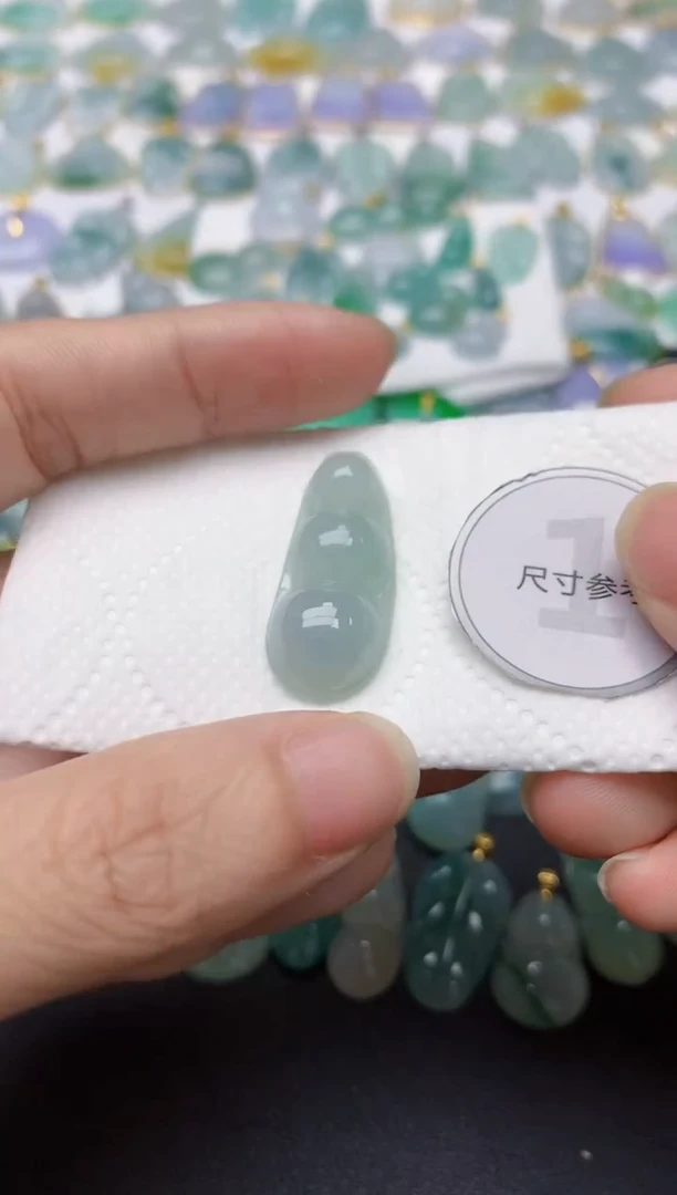 翡翠未镶嵌颈饰天然缅甸A货翡翠
