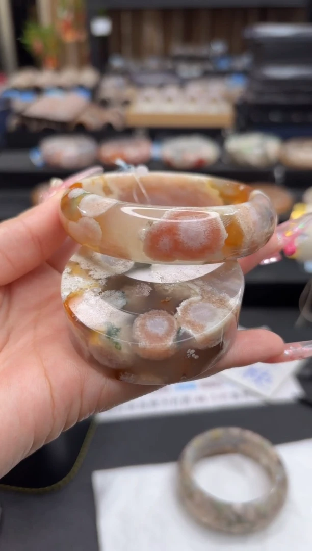 未镶嵌手镯石英质玉27(58圈赠送镯心)不退不换