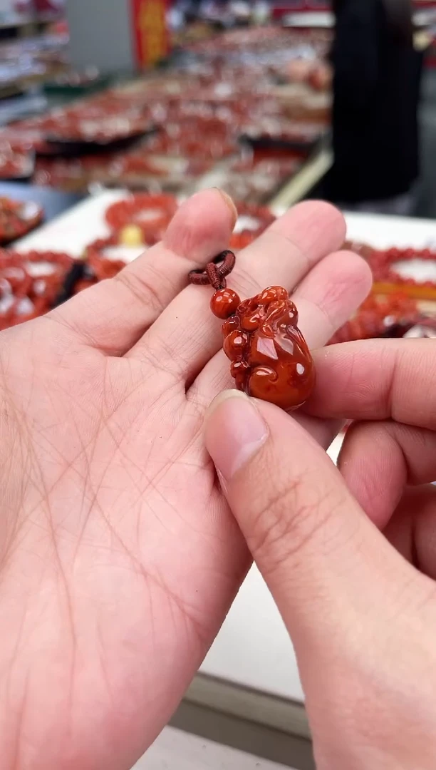 南红玛瑙貔貅吊坠未镶嵌一个/条