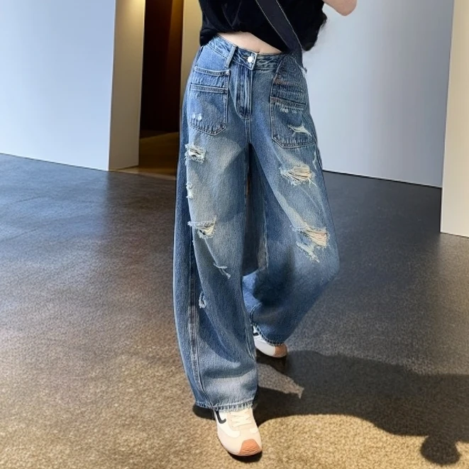 2025春夏新款高腰时尚破洞弯刀裤牛仔裤女薄款设计口袋阔腿牛仔裤