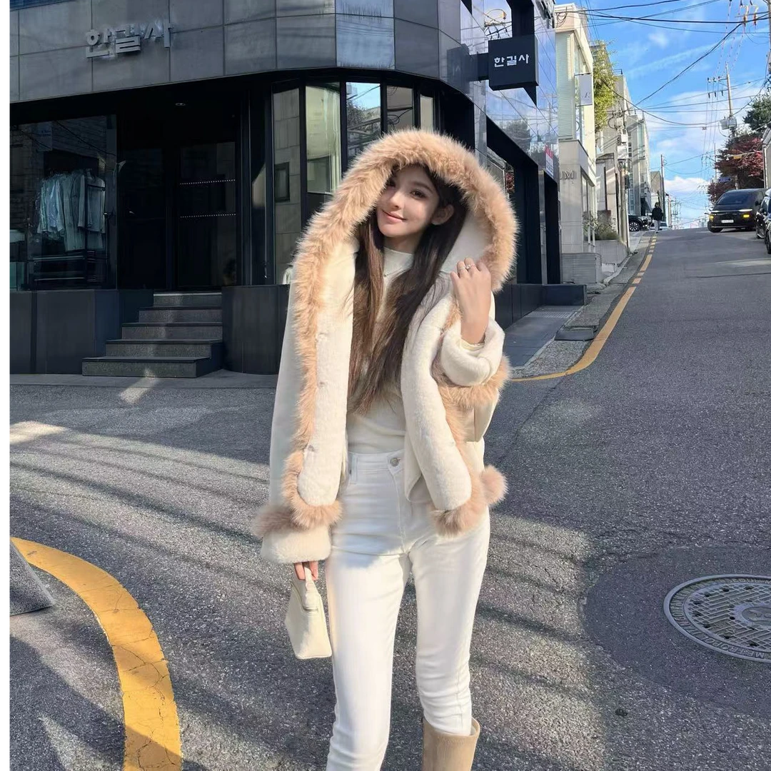 FAY【暖冬】韩女皮毛一体整圈拼接毛毛加厚保暖连帽短外套