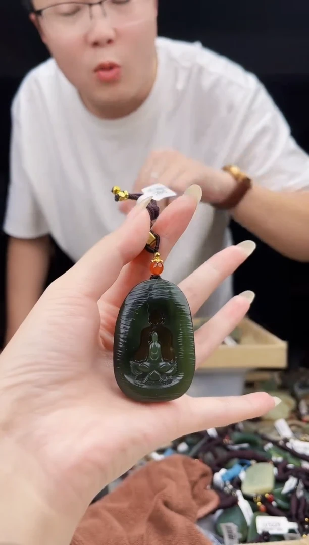 颈饰未镶嵌和田玉1