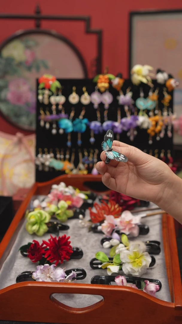 刺绣非遗绒花手工饰品