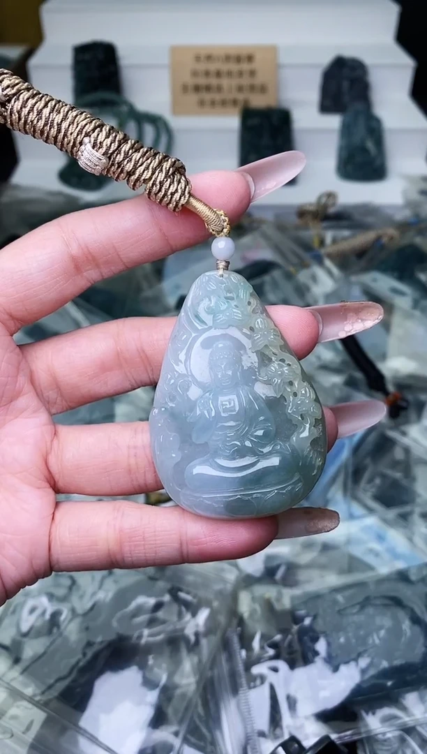 颈饰未镶嵌翡翠