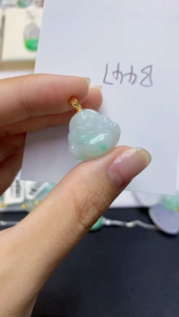 翡翠未镶嵌颈饰天然缅甸A货翡翠