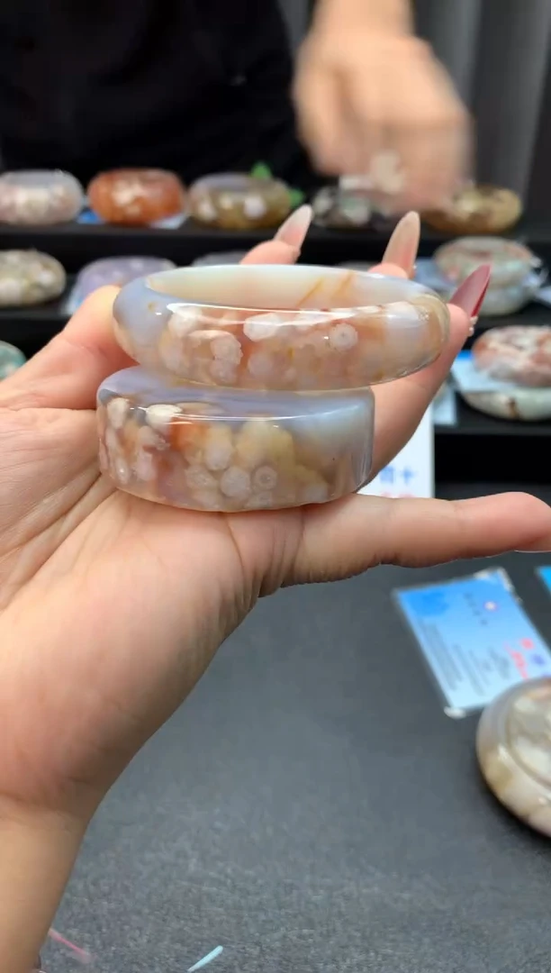 未镶嵌手镯石英质玉（58-59圈口）赠送镯心