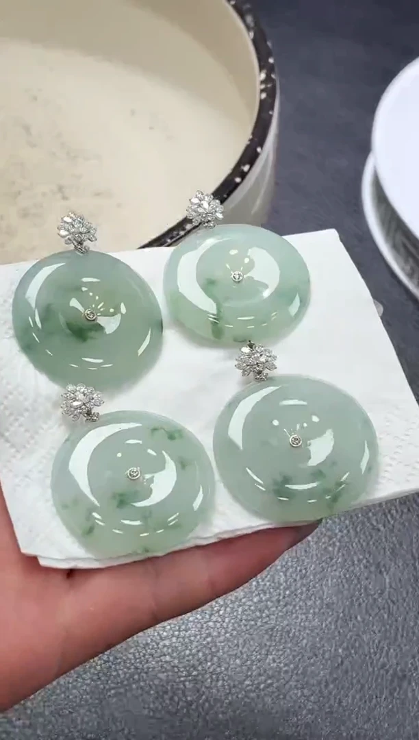 18K金镶嵌定制翡翠DDJ40623/多样性发一件