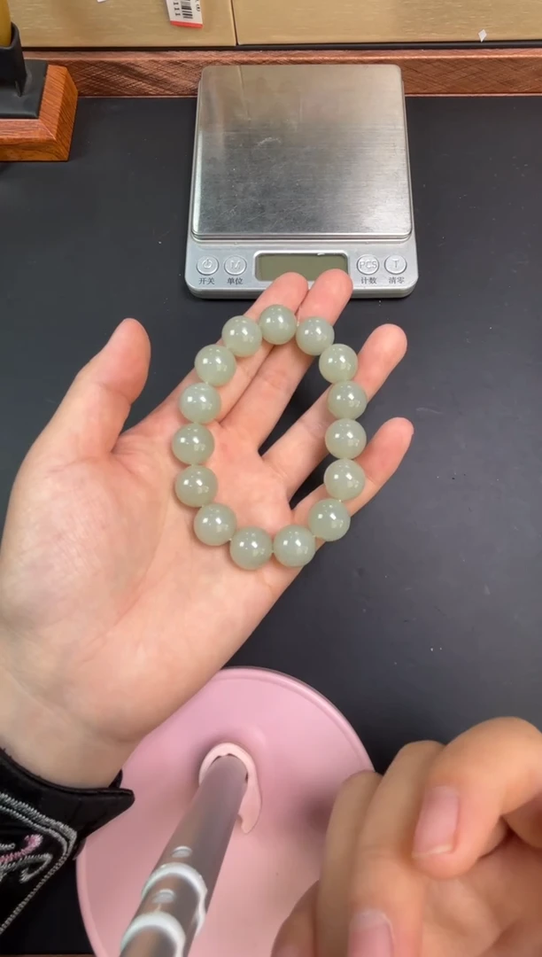 【闪购商品】和田玉手串未镶嵌且末微色差近矿卡14