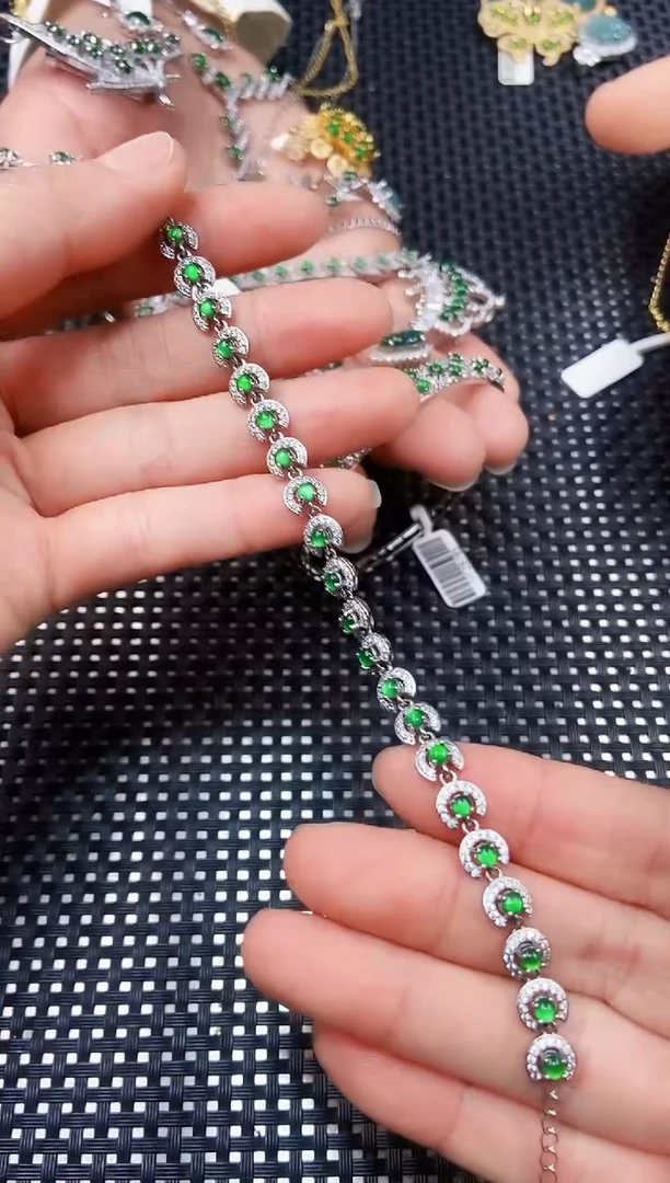 【闪购商品】翡翠手链未镶嵌11111111