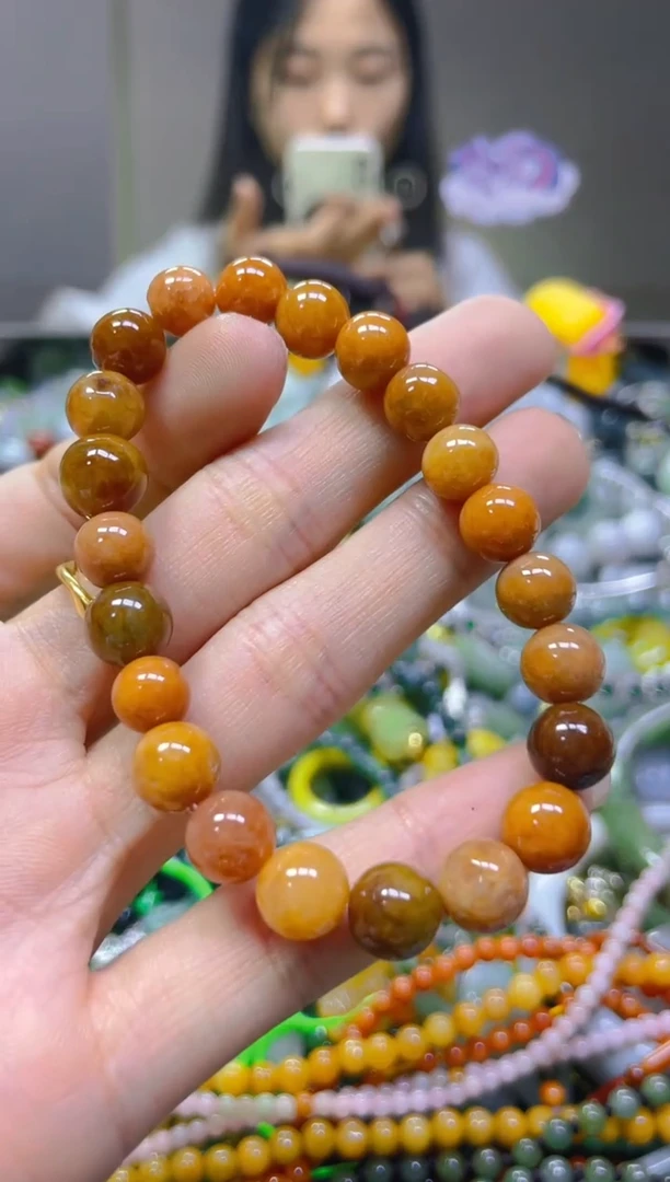 翡翠未镶嵌颈饰8MM/M/翡翠A货，一件也是批发价