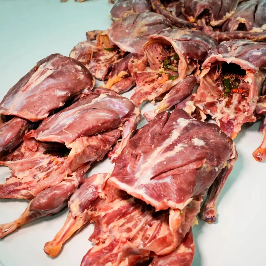 手撕大鹅风鸡全熟整只开袋即食充饥鲜香肉美下酒菜风干鸡正宗鹅肉