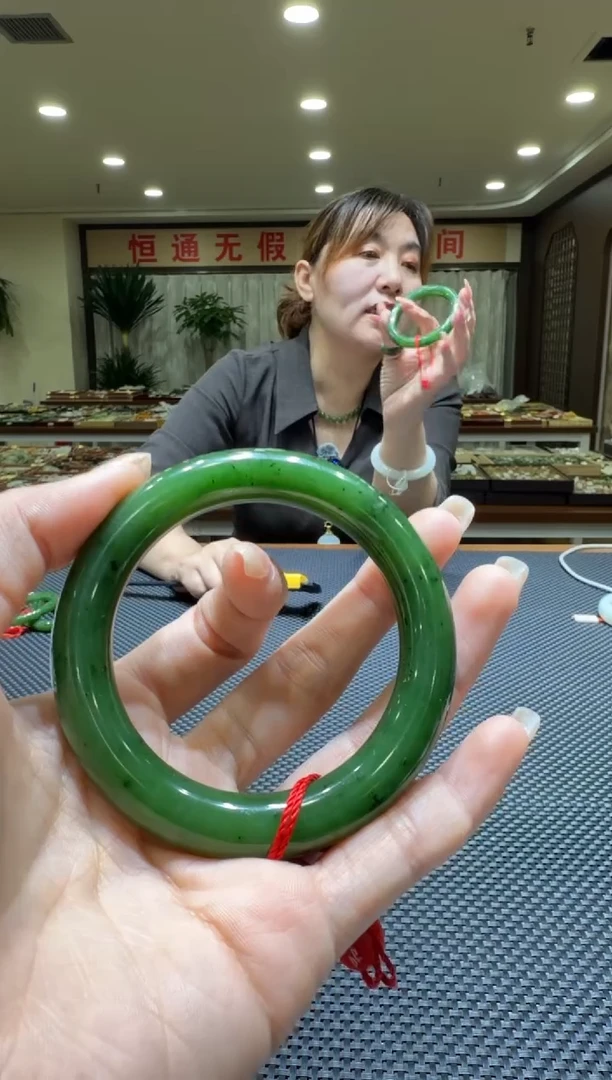 颈饰未镶嵌和田玉手镯56