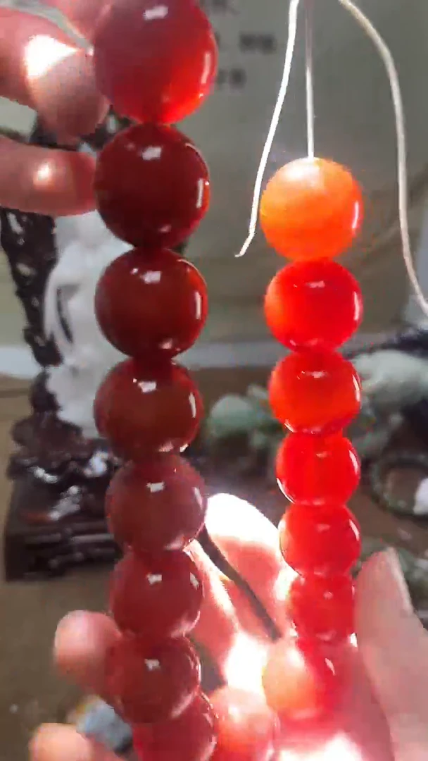 未镶嵌玛瑙手饰1