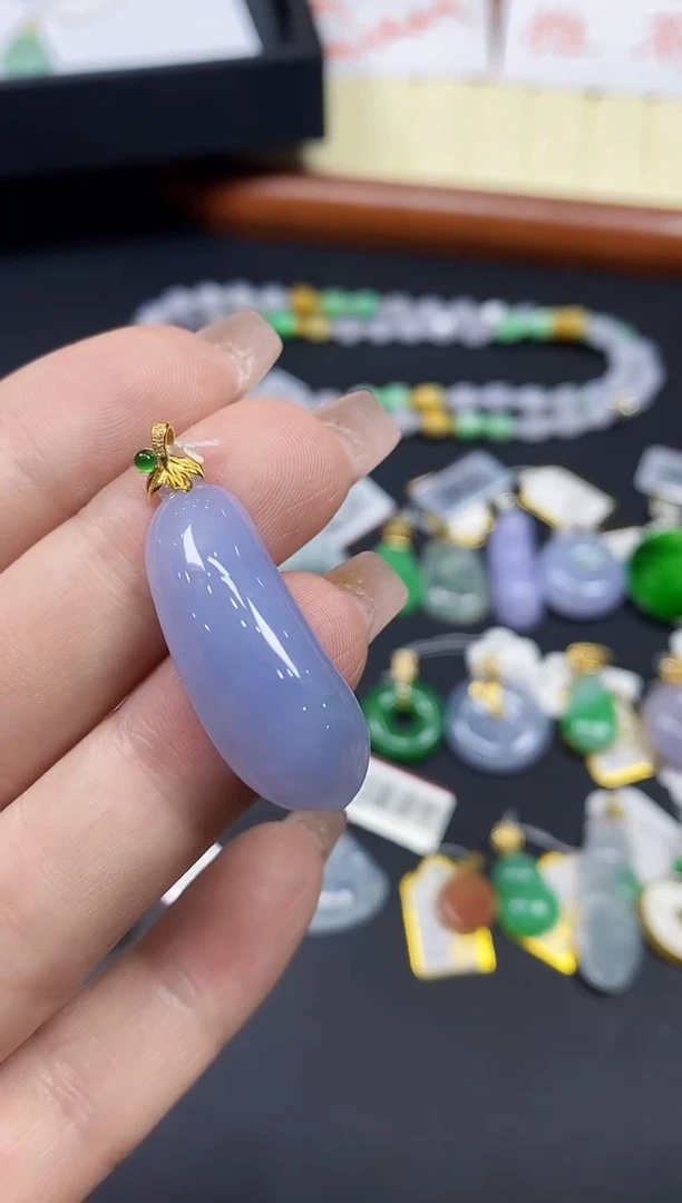 吊坠(不含链)18K金镶嵌翡翠福瓜18K金扣镶嵌@@CMT