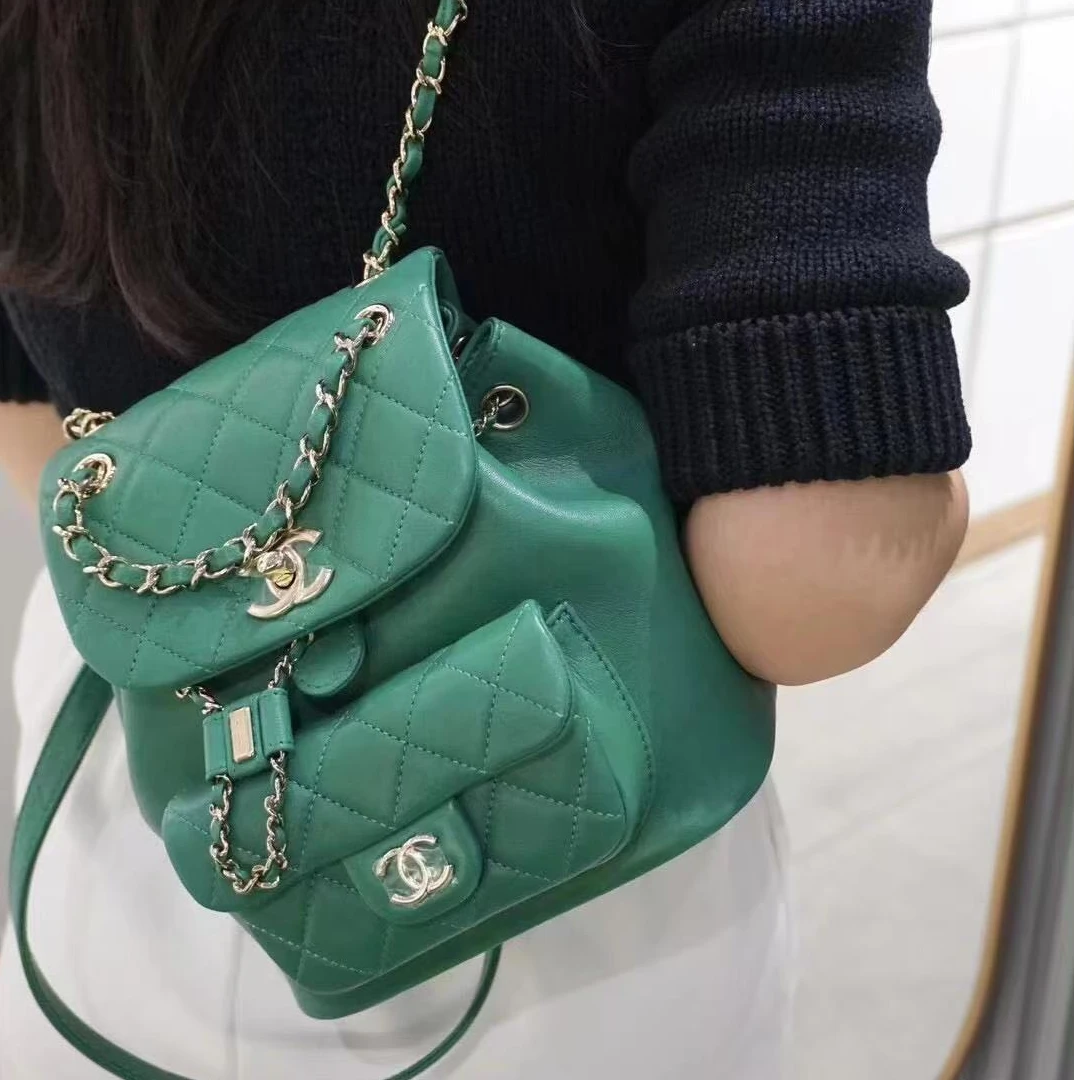 未使用 Chanel/香奈儿 蔚蓝/绿色金扣牛皮duma 双肩包