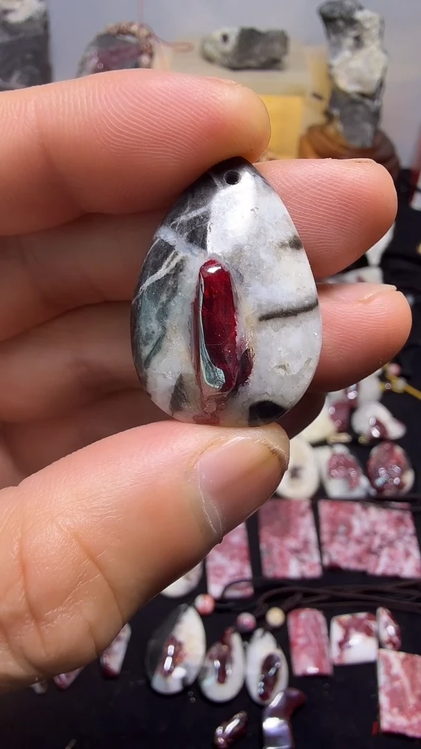 天然辰砂大晶砂随行吊坠