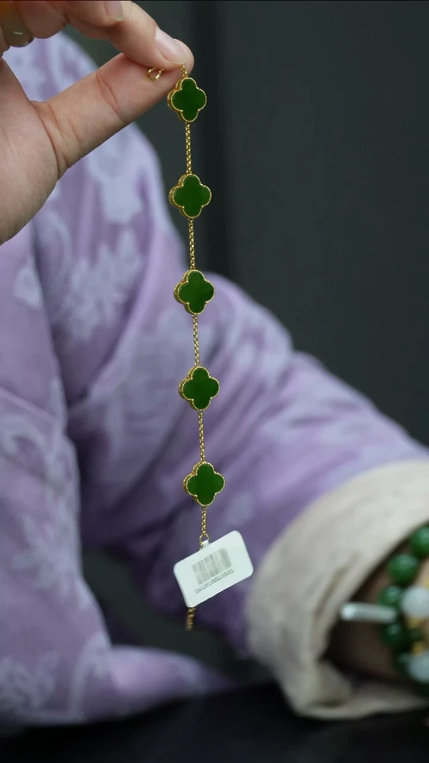 18K金镶嵌手链和田玉1