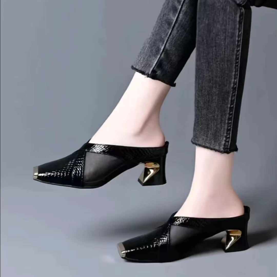 尖头粗跟凉拖鞋女夏季外穿中跟软皮2025年新款镂空懒人包头半拖鞋