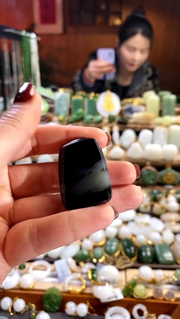 【闪购商品】和田玉吊坠未镶嵌。