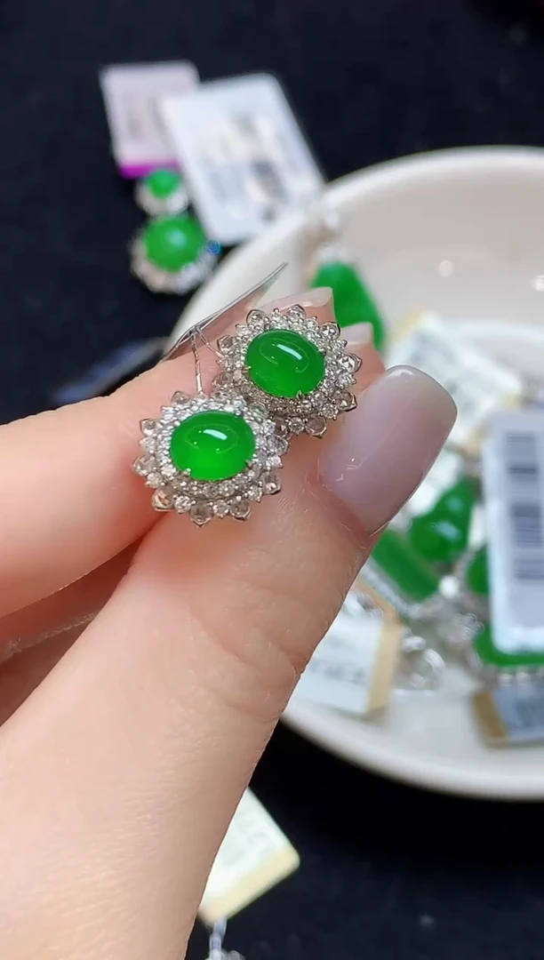 18K金镶嵌翡翠耳饰61