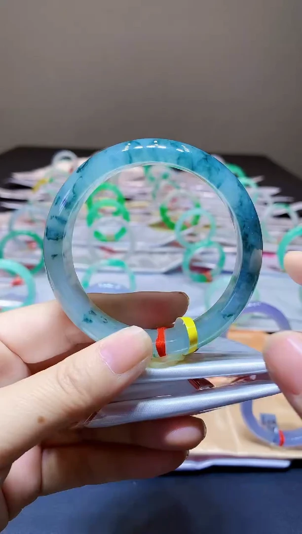 未镶嵌手镯翡翠翡翠手镯圈口