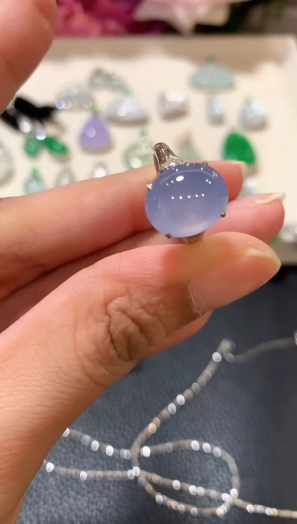 18K金镶嵌戒指翡翠m82  紫色有色差