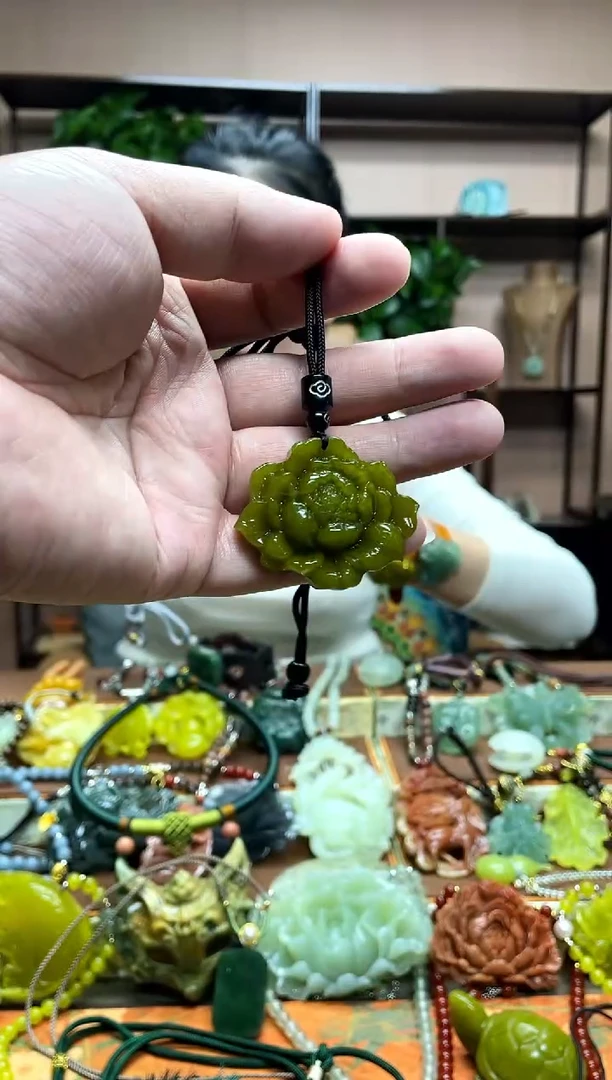 未镶嵌岫玉吊坠·