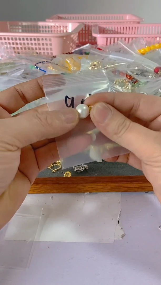 【闪购商品】水晶颈饰银S925镶嵌903红宝，蓝宝，多样性发一件赠链