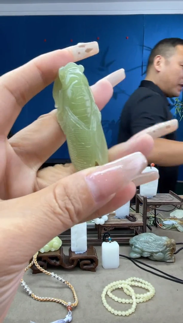 和田玉未镶嵌颈饰1