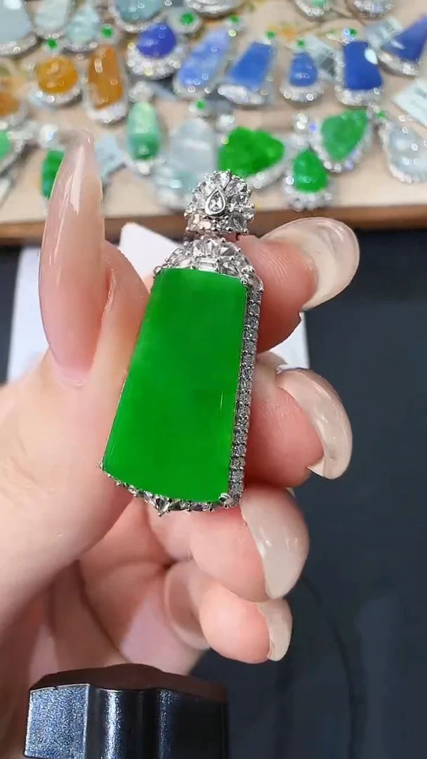 翡翠18K金镶嵌吊坠(不含链)42