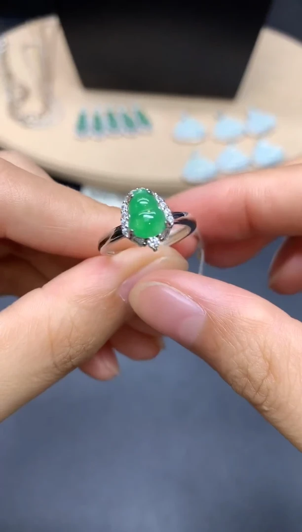 翡翠戒指银S925镶嵌葫芦【无服务费】