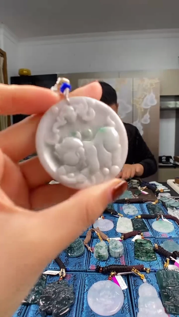 颈饰未镶嵌翡翠多样性发其一