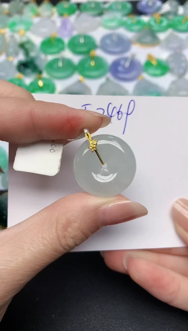 颈饰18K金镶嵌翡翠天然缅甸A货翡翠百元以上9元证书费自理