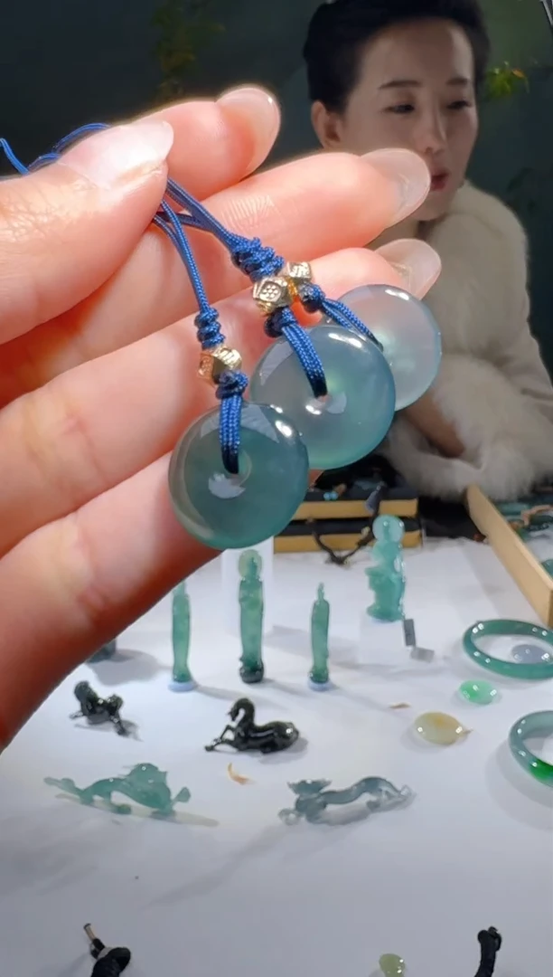 【闪购商品】翡翠颈饰未镶嵌天然A货翡翠多样性发1扣子