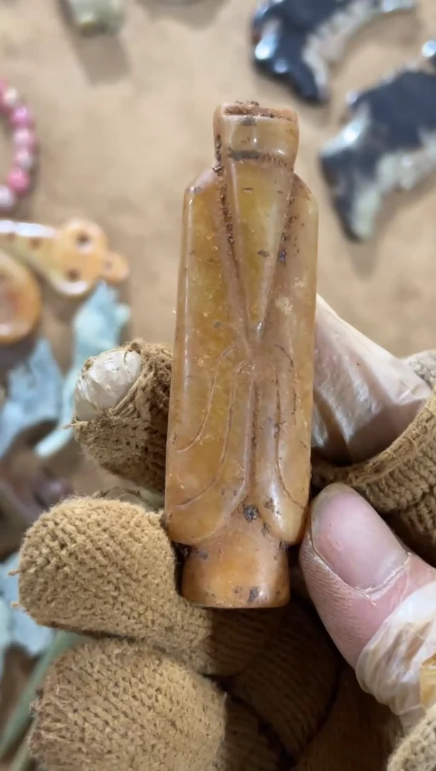 未镶嵌和田玉挂件未镶嵌和田玉把件