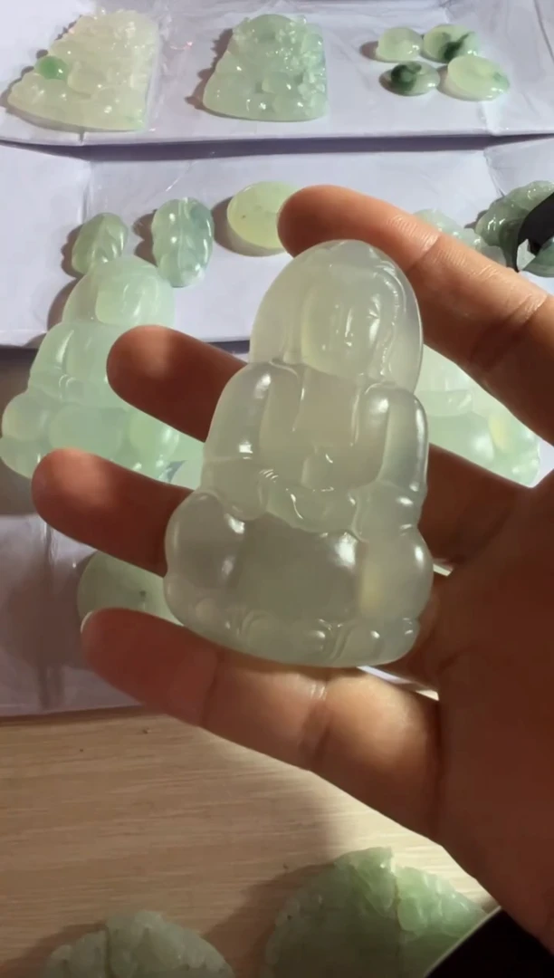 未镶嵌定制翡翠观音