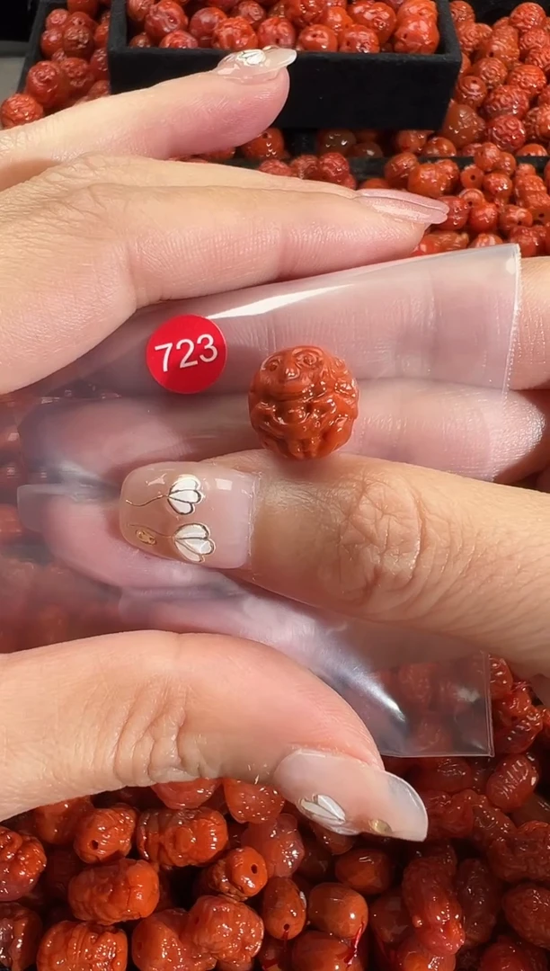 颈饰未镶嵌南红玛瑙1