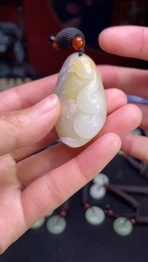 颈饰未镶嵌和田玉1