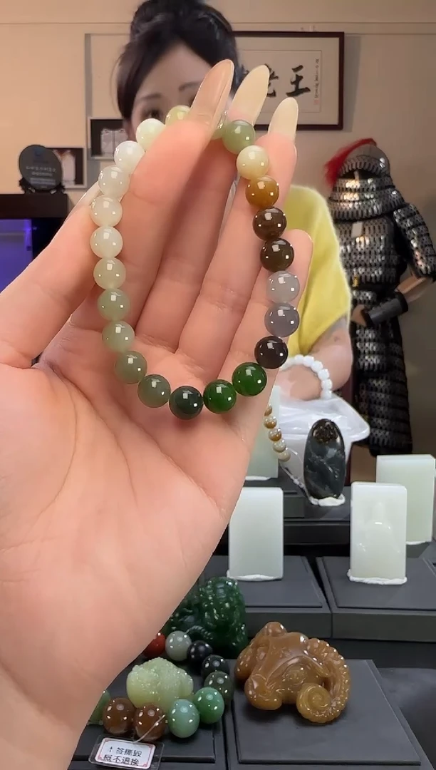 颈饰未镶嵌和田玉多宝圆珠手串